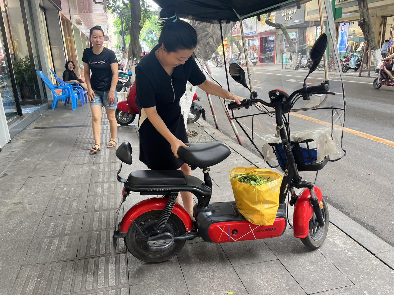 創(chuàng)建衛(wèi)生城市，營(yíng)造整潔文明環(huán)境